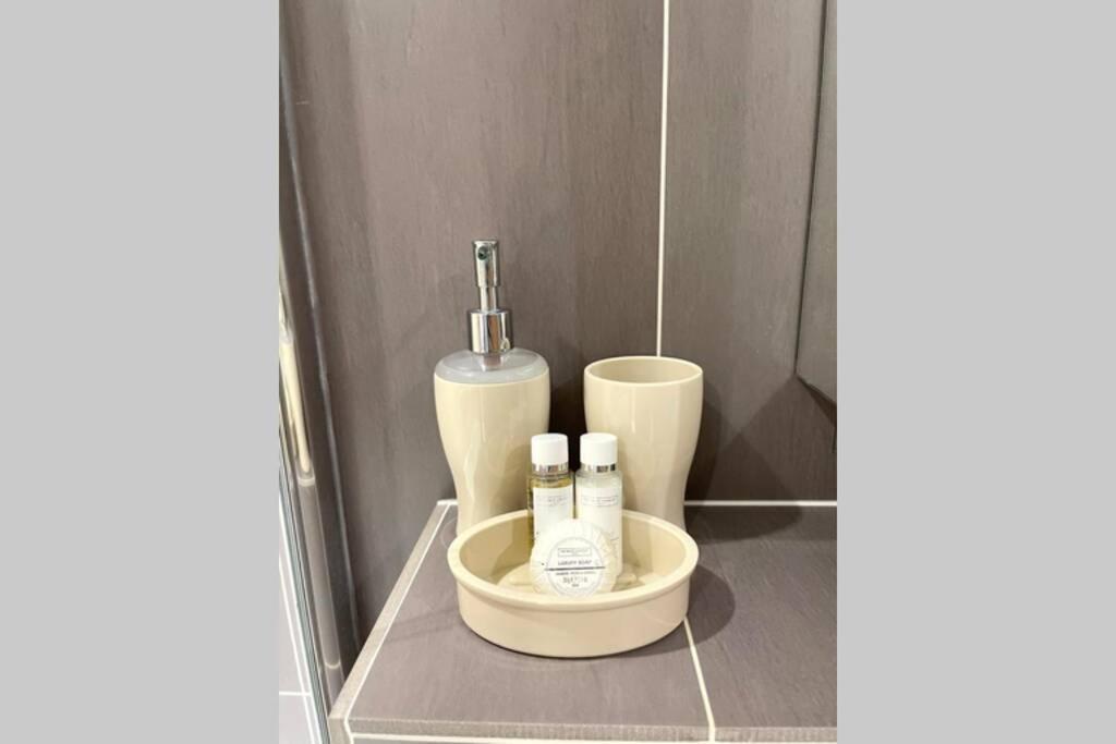 Luna - Luxury + Parking Apartment Carbis Bay