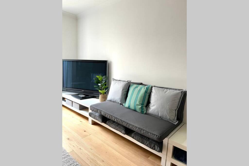 Luna - Luxury + Parking Apartment Carbis Bay
