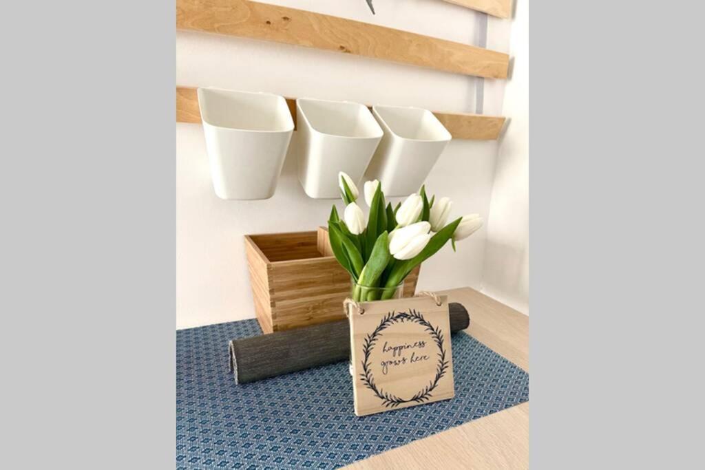 Luna - Luxury + Parking Apartment *